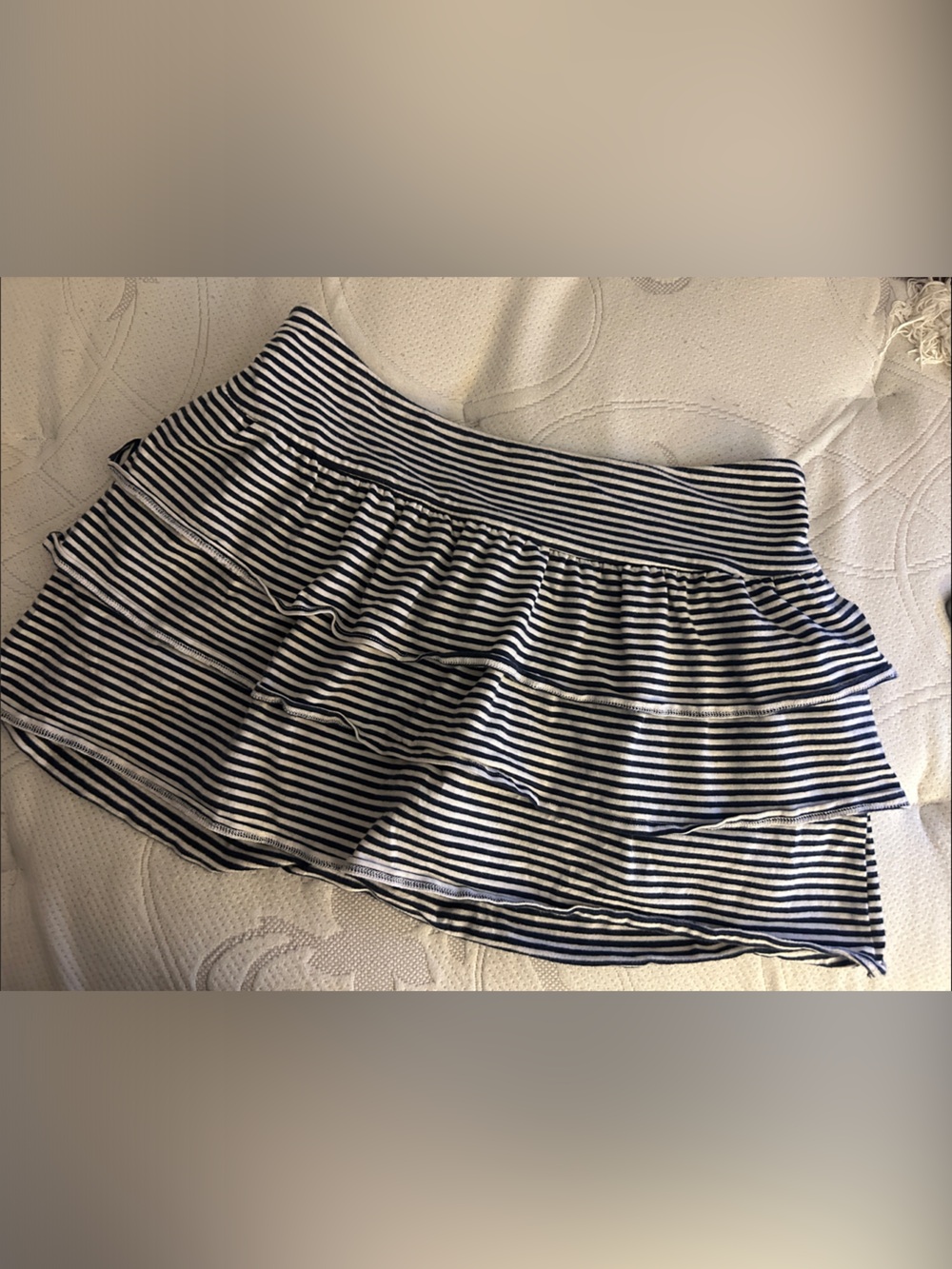 Striped Navy and White tiered mini skirt skirt Hollister size L